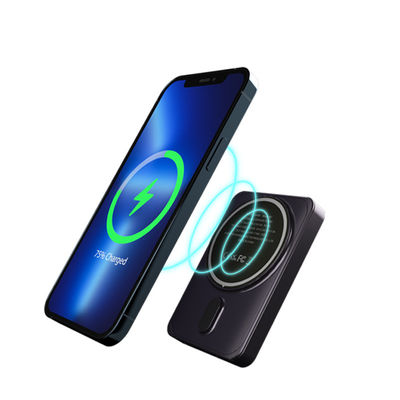 Bom preço. 5000mAh Power Bank Carregador magnético Lightweight Power Bank magnético on-line