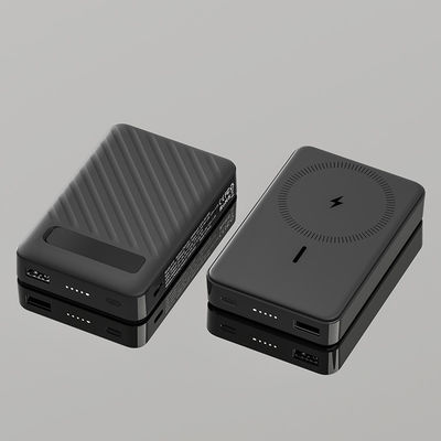 Bom preço. Banco de energia magnético Li Polymer 15W saída sem fio Tipo C Proteção contra sobrecarga on-line