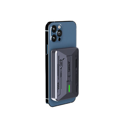 Bom preço. CE Carregador sem fio dobrável magnético 5000mAh Banco de energia magnético Tipo C saída on-line